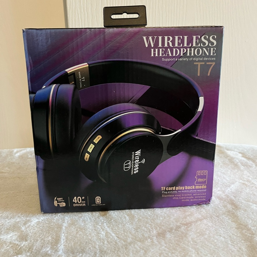New in box wireless headphones T7 NIB head phones